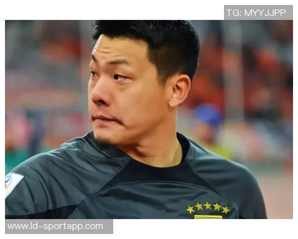 王大雷从杭州中超赛场直奔宁波现场观战WTA单打决赛精彩瞬间不容错过